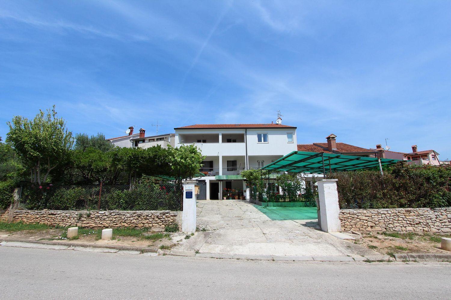 Bezauberndes In Nur 500 Meter Zum Mit Privatem Balkon